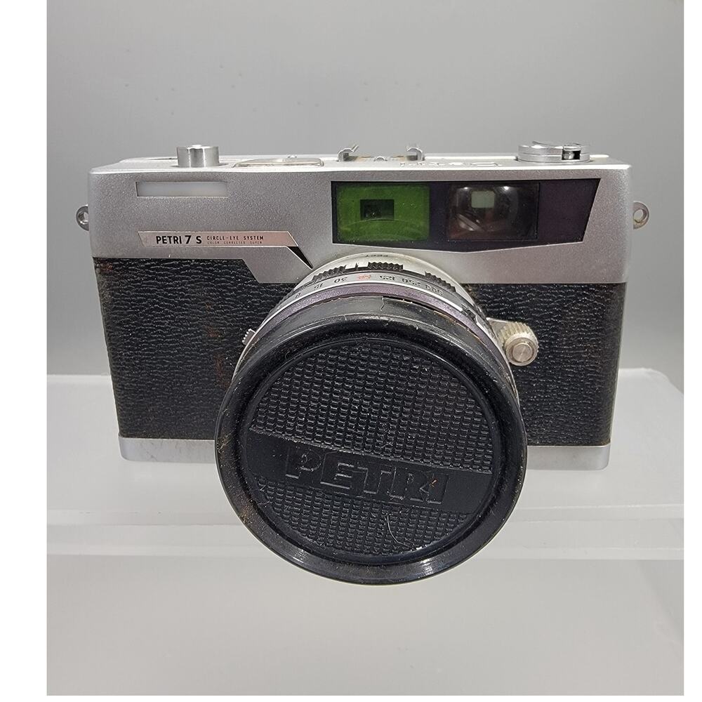 Petri 7 S Circle Eye System Rangefinder 35mm Film Camera & 45mm 1.8 Lenses